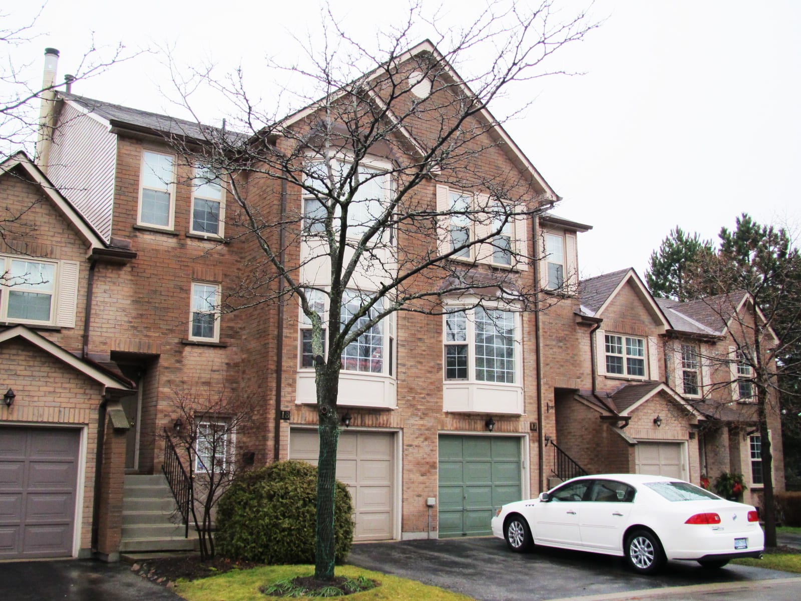 2272 Mowat Ave, Oakville