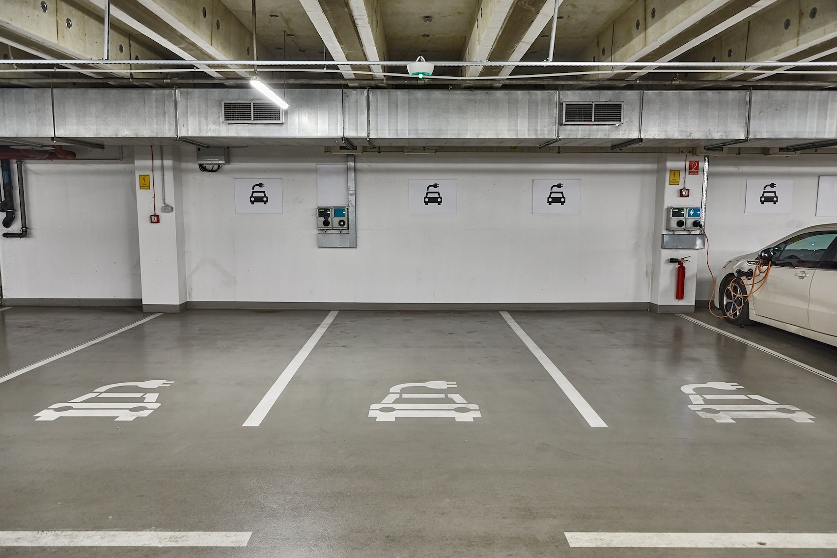 Why EV-Ready Multifamily Buildings Are Key to Canada’s Decarbonization Target